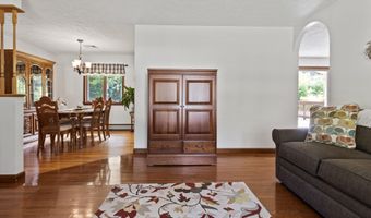 224 Sunderland Dr, Auburn, ME 04210
