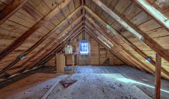 298 Wooding Hill Rd, Bethany, CT 06524