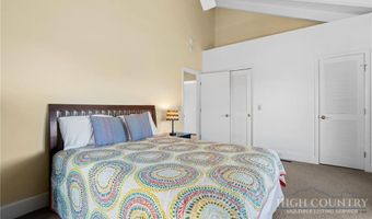 248 Hillcrest Ln, Banner Elk, NC 28604