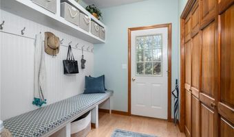 15 Leonard Dr, North Smithfield, RI 02896