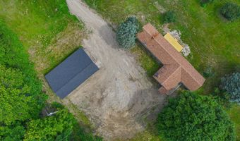34 Cricket Ln, Sebago, ME 04029