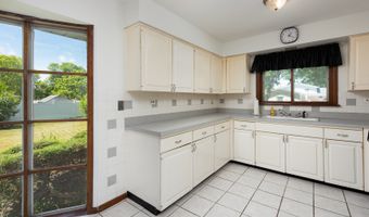 1502 S Harvard Ave, Arlington Heights, IL 60005