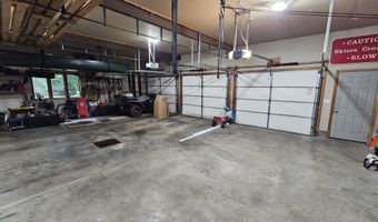 39081 Greenwood Ln, Aberdeen, SD 57401