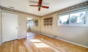 445 S Yale Ave, Addison, IL 60101
