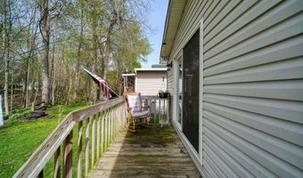 953 Savannah River Dr, Adrian, MI 49221
