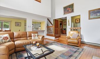 242 Colonial Ter, Albrightsville, PA 18210