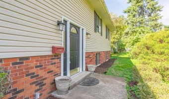 3647 E Galbraith Rd, Amberley, OH 45236