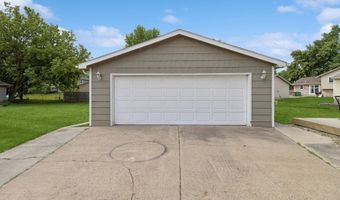 1304 7th St NW, Altoona, IA 50009