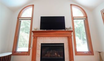 23 Forrester Ct, Amherst, NY 14228