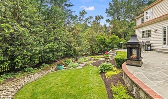3801 WASHINGTON WOODS Dr, Alexandria, VA 22309