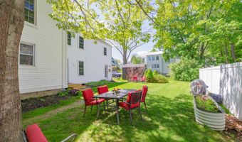 86 High St, Belfast, ME 04915