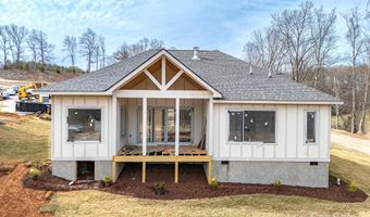 304 Avery Trail Dr 19, Arden, NC 28704