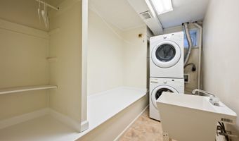 5520 WESTBARD Ave, Bethesda, MD 20816