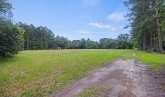 1 Marion Woods Trl, Bonneau, SC 29431