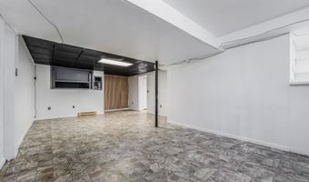 2725 S JACKSON St, Appleton, WI 54915