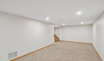 621 SE 4th St, Ankeny, IA 50021
