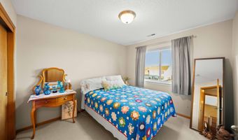 824 Tennyson Ave, Ames, IA 50014