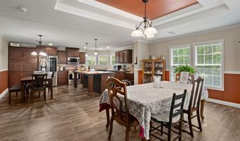 215 Hines Dr, Bonneau, SC 29431