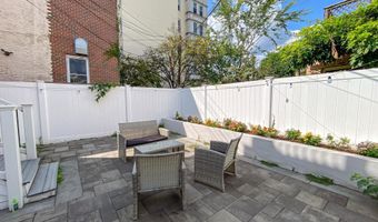 322 E CAPITOL St NE, Washington, DC 20003