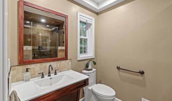 104 Windsor Dr, Auburn, NH 03032