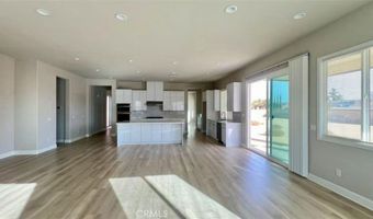 12925 Davona Dale Rd, Apple Valley, CA 92308