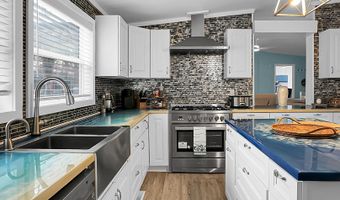 220 Albacore Rd, Bonneau, SC 29431