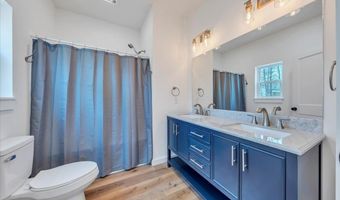 9900 Stonewall Rd, Appomattox, VA 24522