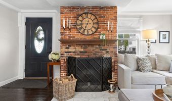 9 Elm Ct, Andover, MA 01810