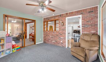 2 Oakmont Ct, Beech Grove, IN 46107