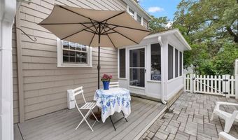 221 Trinity St, Warwick, RI 02886