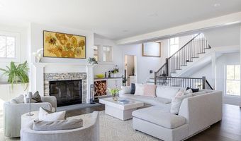 150 Alfred Drowne Rd, Barrington, RI 02806