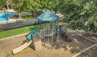 942 Herschell St, Allen, TX 75013