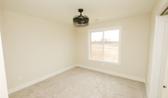 602 E Vista Lake Ave, Polk City, IA 50226