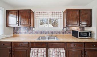 135 Greenly St, Adrian, MI 49221