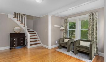 1315 New London Ave, Cranston, RI 02920