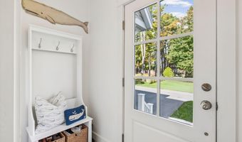 239 A Foreside Rd, Falmouth, ME 04105