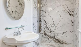 6408 MARYVIEW St, Alexandria, VA 22310