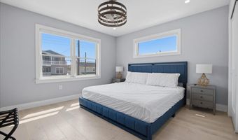 115 9TH St, Beach Haven, NJ 08008