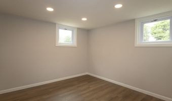 703 Johnson Ave, Ava, MO 65608