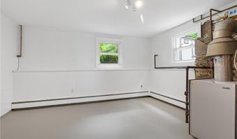 8 Ledgemont Dr, Lincoln, RI 02865