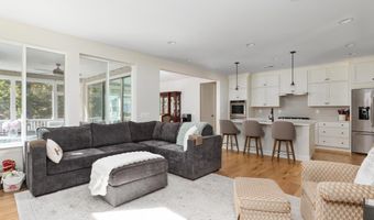 144 COWBIRD St, Lake Frederick, VA 22630