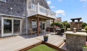 27 Ocean View Dr, Middletown, RI 02842