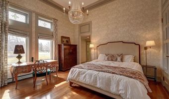 127 Harrison Ave 2, Newport, RI 02840
