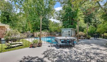 2821 Laurel Ridge Dr, Decatur, GA 30033