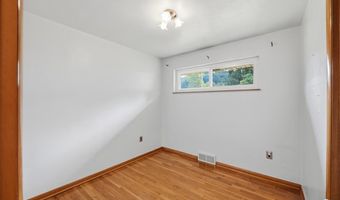 606 Golf Course Rd, Aliquippa, PA 15001