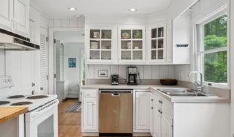 790 Rhoades Hl, Barnard, VT 05031