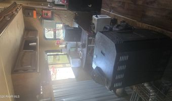 9938 W Gleed Station Rd, Ash Fork, AZ 86320