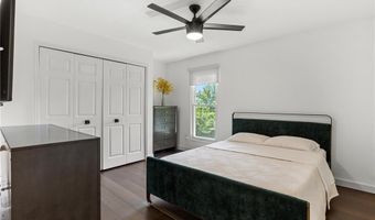 2155 Mason Green Dr, Ballwin, MO 63011