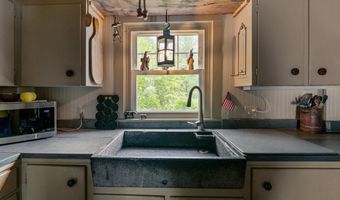 96 Lawrence St, Andover, NH 03216