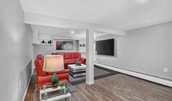 8 Charlotte Dr, Andover, MA 01810